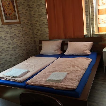 Pension Santorini Любек Екстериор снимка