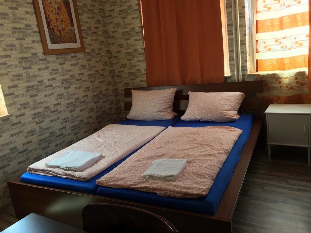 Pension Santorini Любек Екстериор снимка